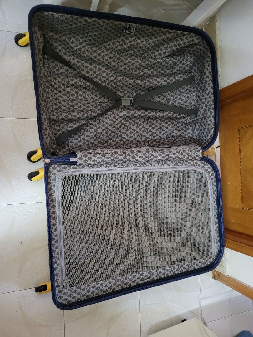 DELSEY 30 INCH Luggage, Free wheel, 30kilos, 興趣及遊戲, 旅行, 旅遊 行李箱