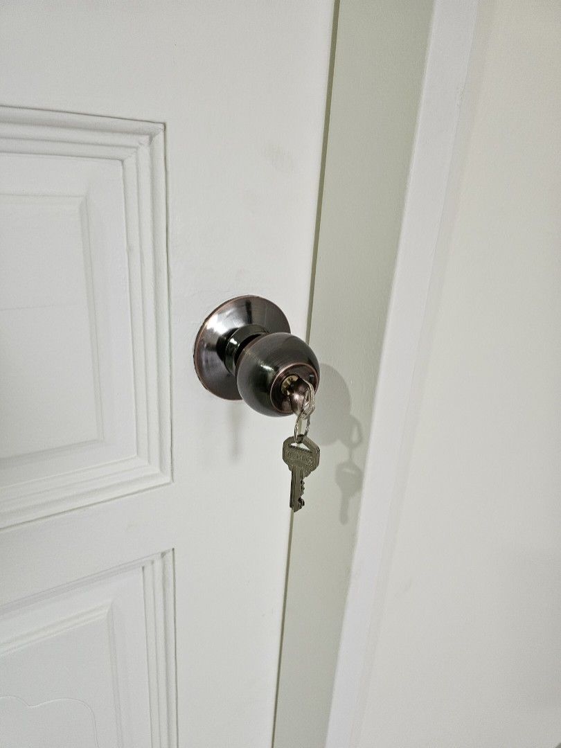Door knob (Category: Locks, Doors & Gates) located in Singapore. Submitted by handymanservises (Listing ID 1234755686, Image 1). Description: Supply with installation all kind of door & gate lock massage me for quotation thanks.