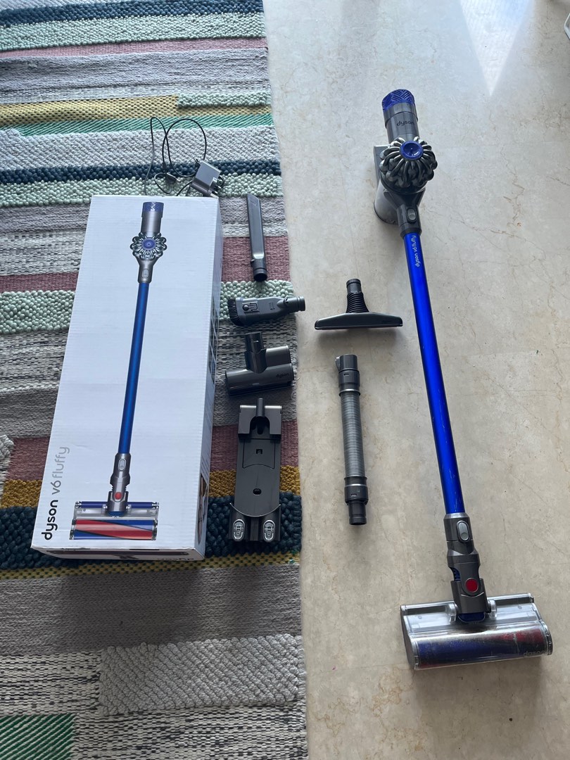 Dyson V6 Fluffy, TV &amp; Home Appliances, Vacuum Cleaner &amp; Housekeeping on ...