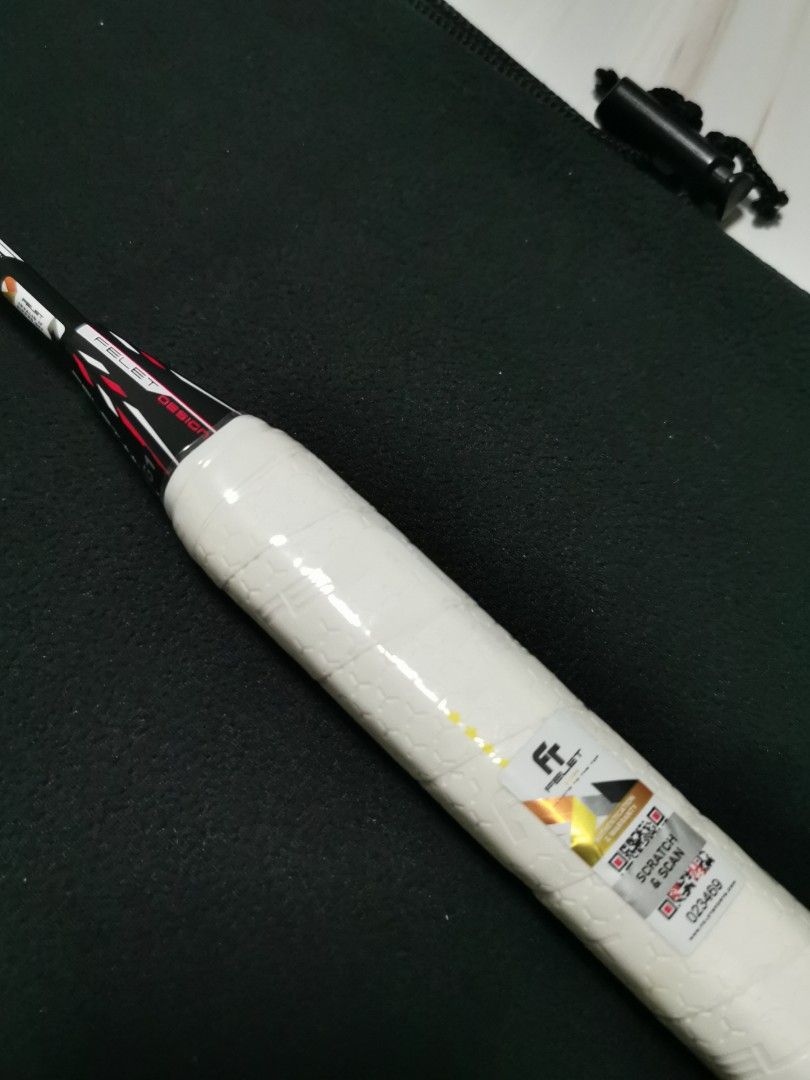 Felet FasteX 800 Badminton Racket with Felet Ultramax 66 Badminton ...