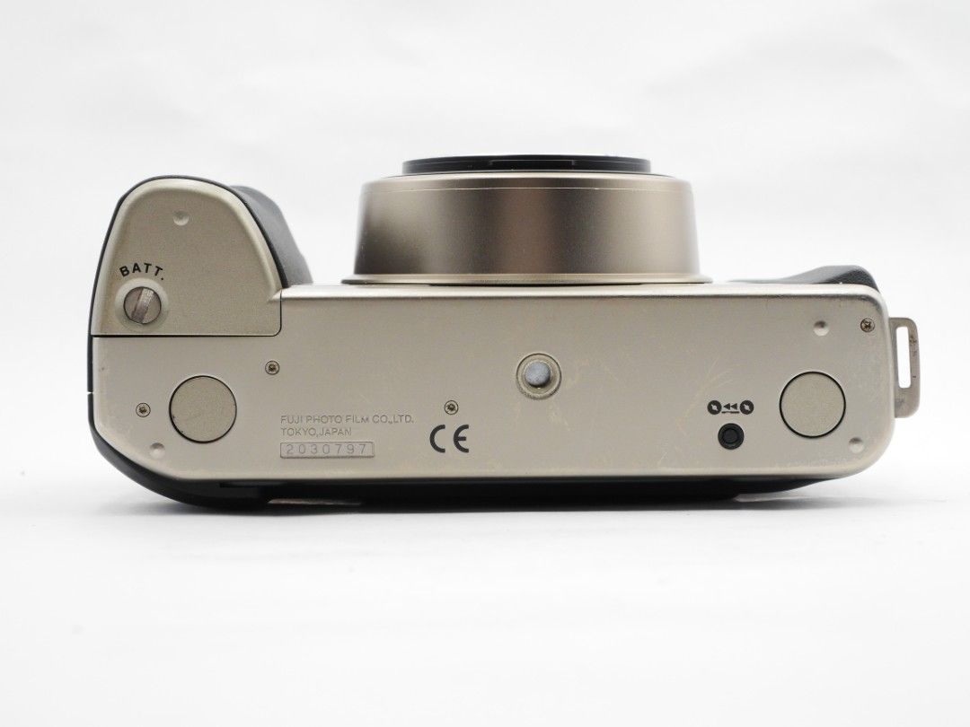 [FILM TESTED] Fujifilm GA645zi Professional 120 Medium Format Autofocus