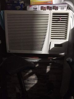 FS: 1HP Digital window type aircon  with Remote Brand: GE