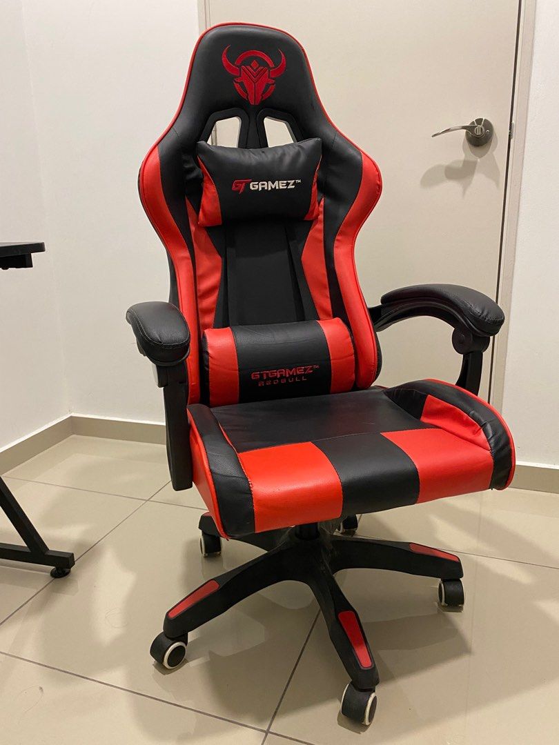 Full Set PC Ryzen 5 including gaming chair and table chair