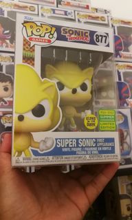 Funko Pop! Games Sonic the Hedgehog Super Sonic First Appearance GITD 2022  Summer Convention Exclusive Figure #877 - US