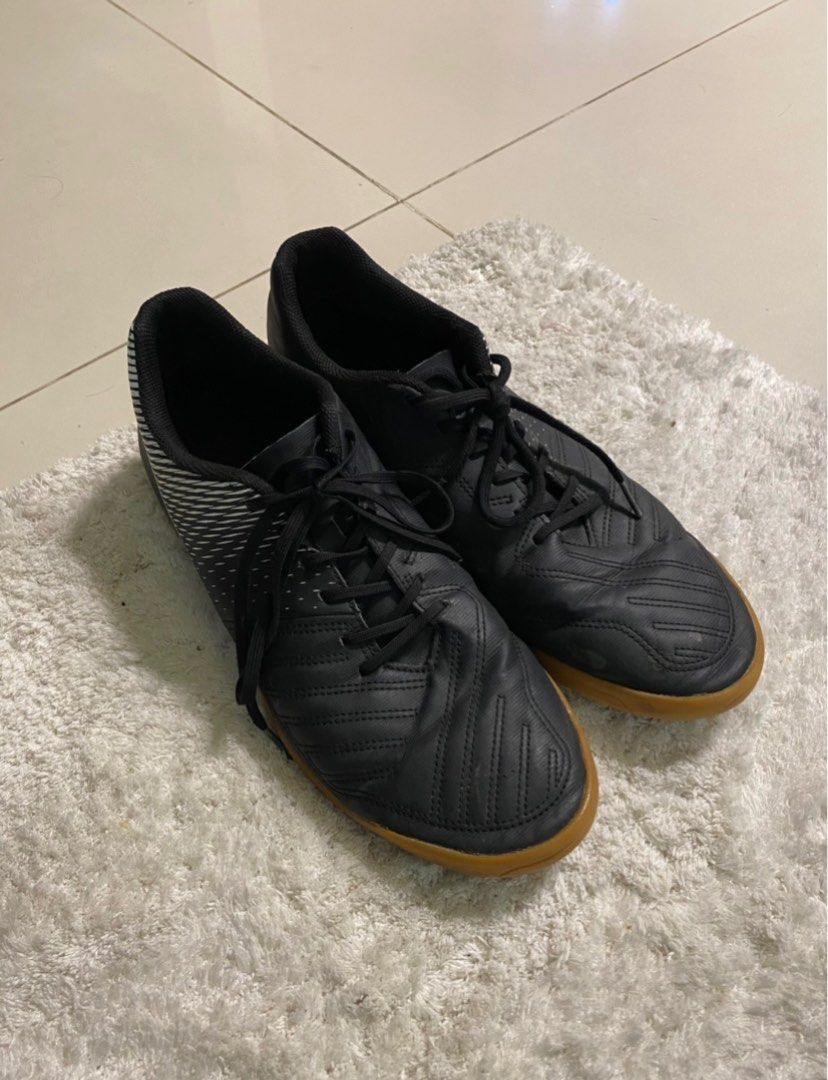 kipsta futsal shoes