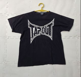 G39T TAPOUT OFF BRAND USED   TAG SIZE MEDUIM LENGTH 25 WIDTH 20 SLEEVES 6.5 ITEMS ARE STILL NEGOTIABLE