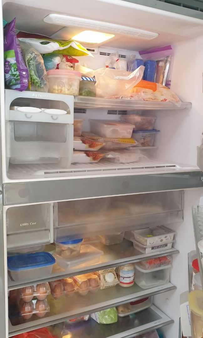 Hitachi Fridge 660L 2 Doors, TV & Home Appliances, Kitchen Appliances