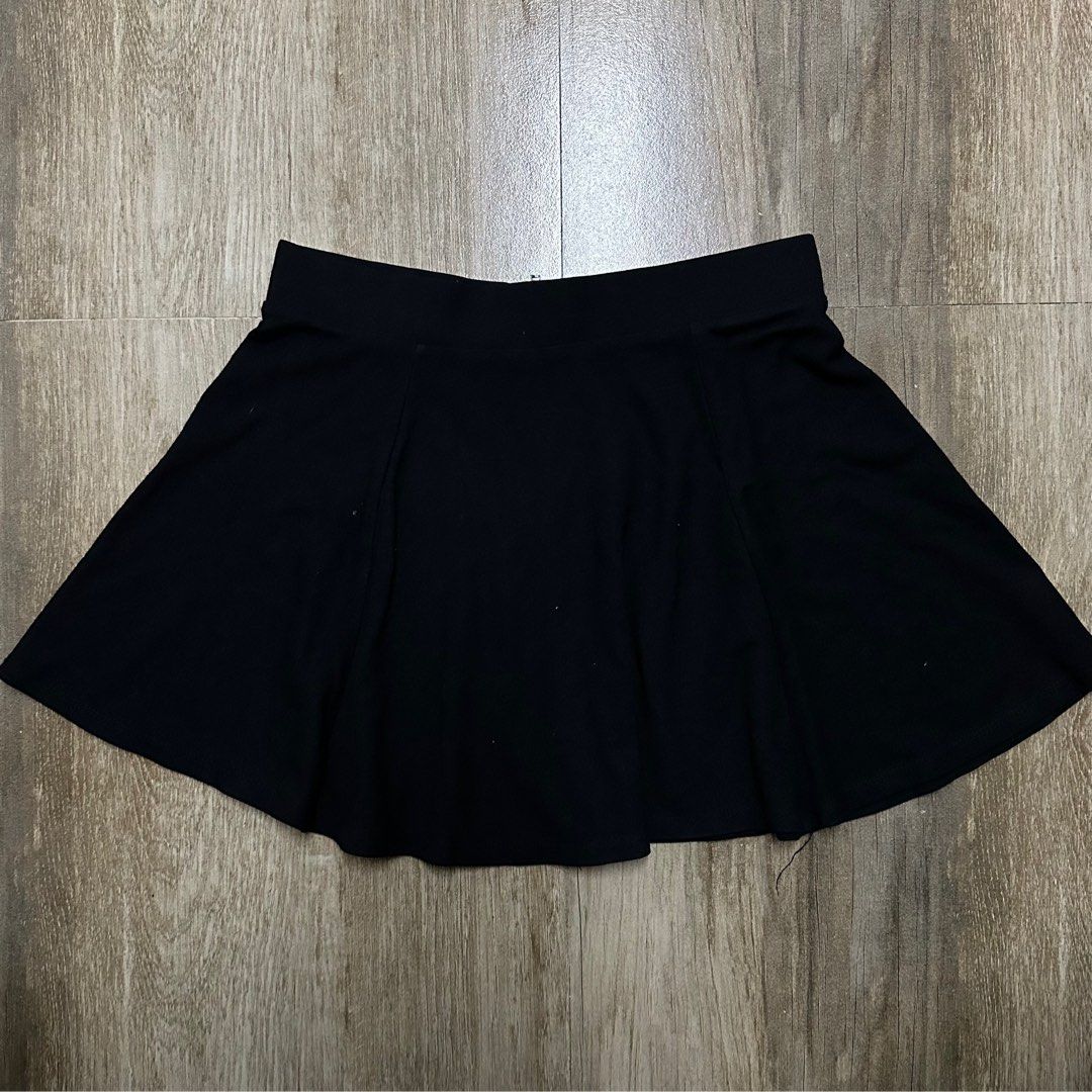 H M black cotton flowy skater mini skirt Women s Fashion Bottoms Skirts on Carousell