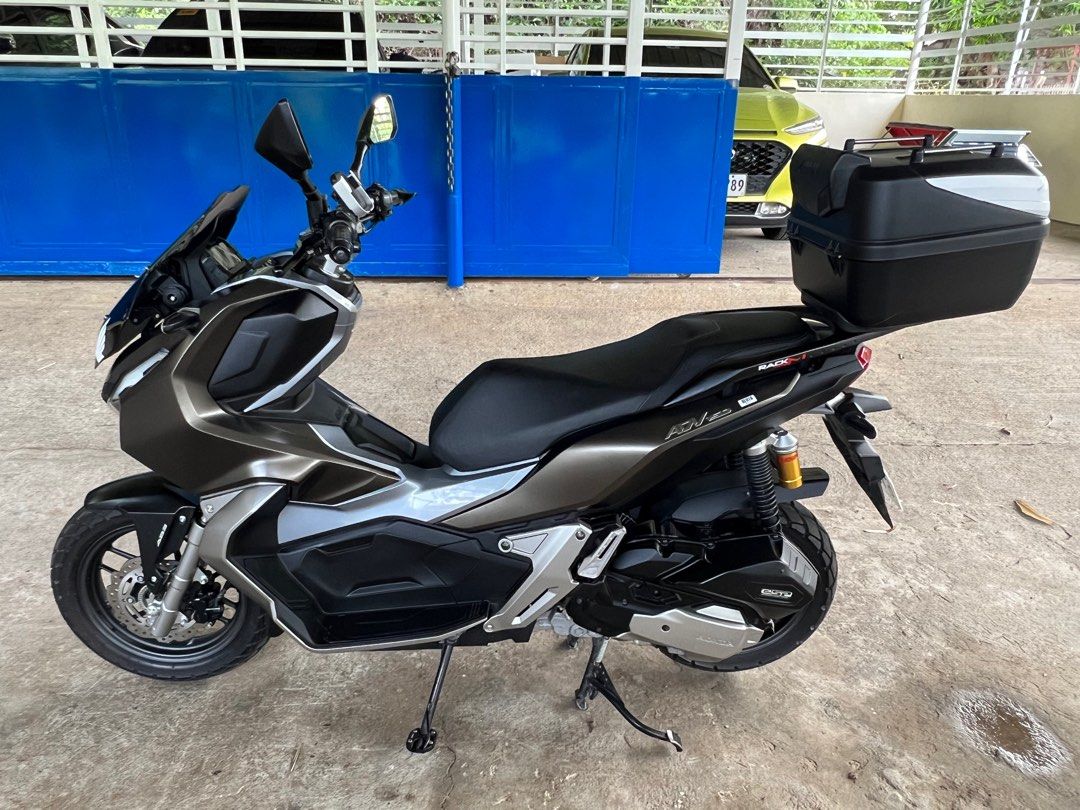 Honda adv with on sale top box