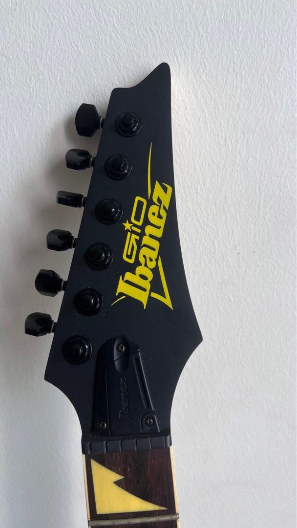 Locking tuners for ibanez gio hot sale