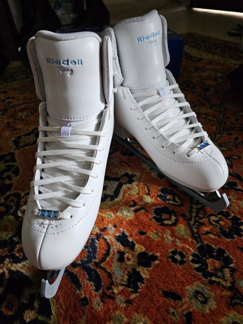 Ice skates, Sports Equipment, Sports & Games, Skates, Rollerblades