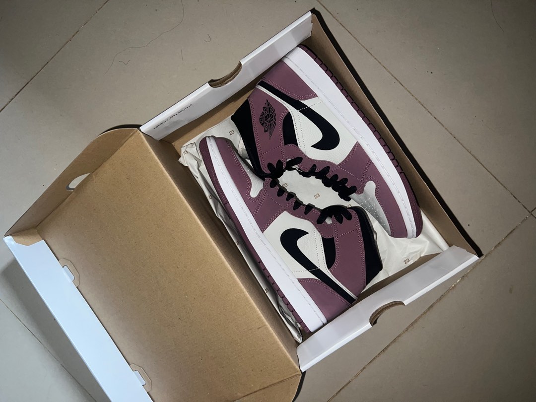 j1 mid pink