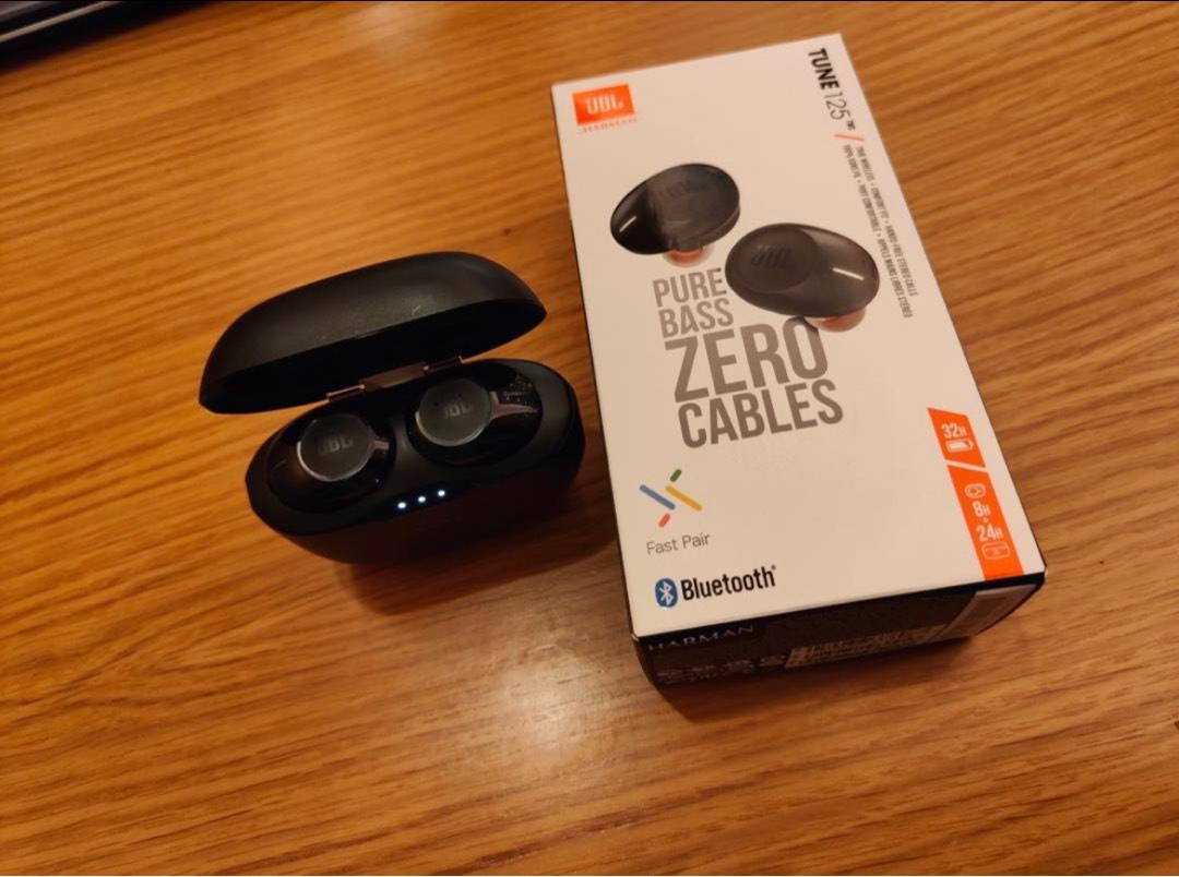 JBL Bluetooth Earbuds Audio Earphones On Carousell