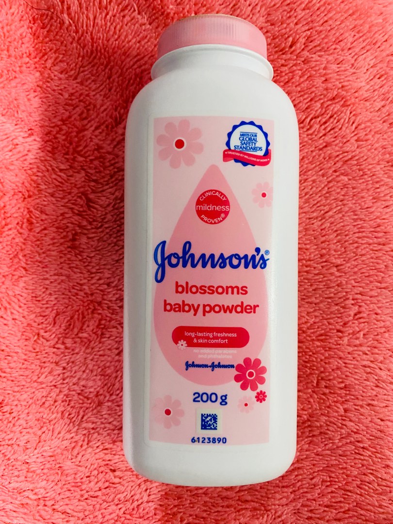 Johnson's baby powder 200g, Beauty & Personal Care, Bath & Body, Body
