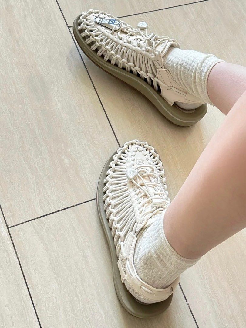 Keen Uneek 涼鞋Sandal 米白色[Size: 25cm], 女裝, 鞋, 涼鞋- Carousell