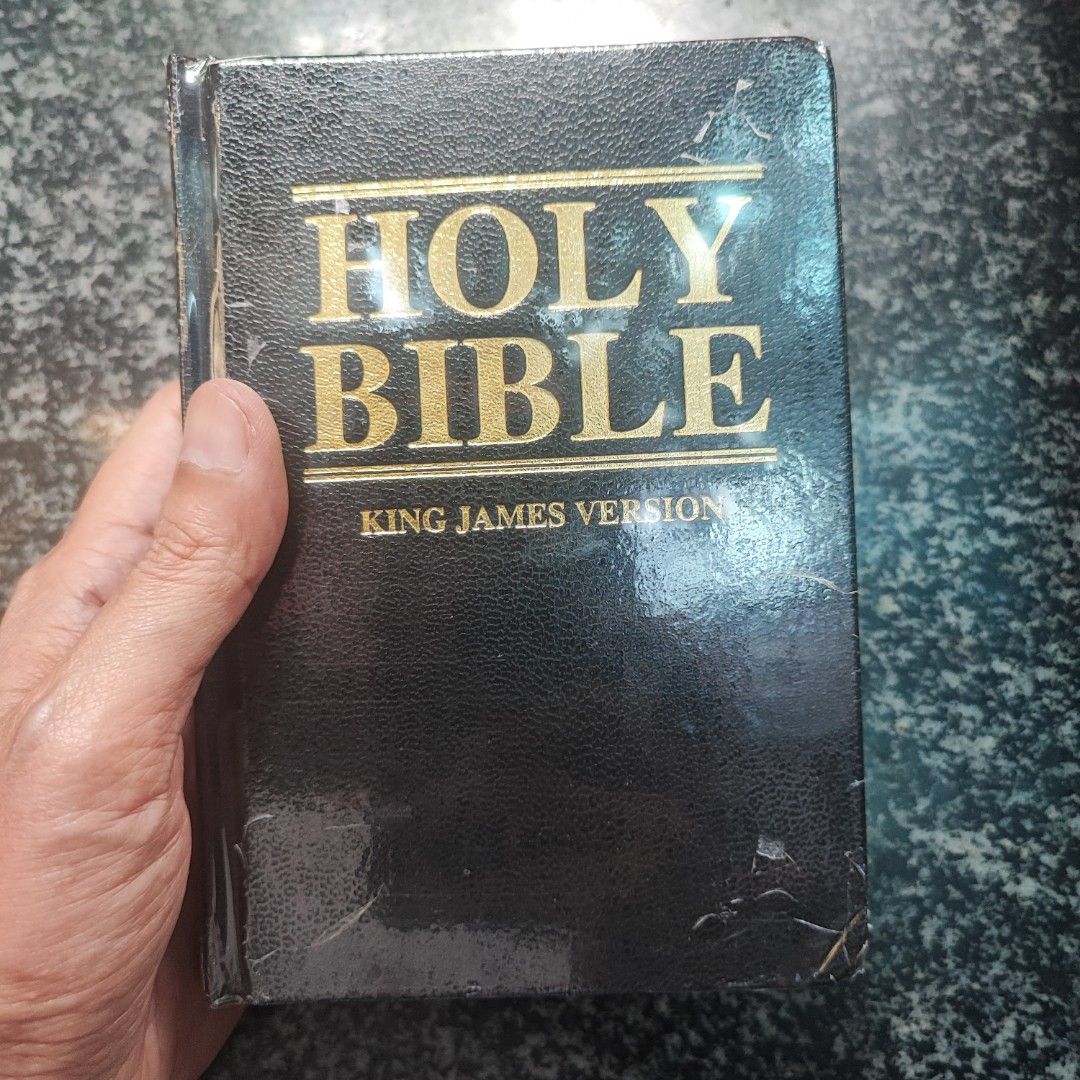 KJV BLACK HARDBOUND (Category: Religion Books) located in Manila. Submitted by ickotiu8 (Listing ID 1234661638, Image 2). Description: ✅Handy KJV Bible ( Old & New Testament ) 📌Status: Brand-new Size: 6" inches x 4" inches Thickness: 1 inch. Colors Available: Black Price: PHP 450.00 each ❌❌❌NO SHPEE CHECK OUT ❌❌❌ Shipping shoulder by the customer. Lalamove for NCR Modes of Payment: BDO, Security Bank or Metrobank.