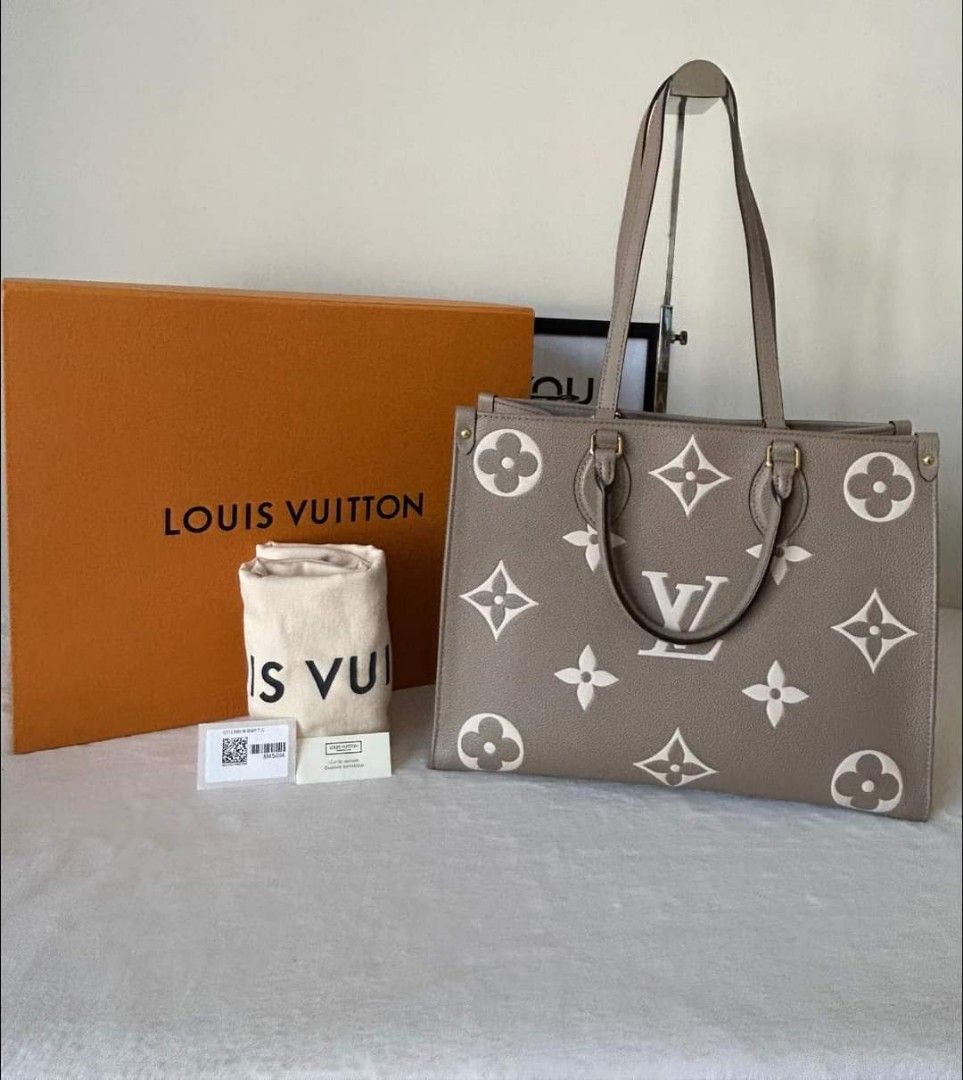 LOUIS VUITTON ONTHEGO GIANT MONOGRAM RED PINK BAG PRISTINE CONDITION  BOOKLET TAG