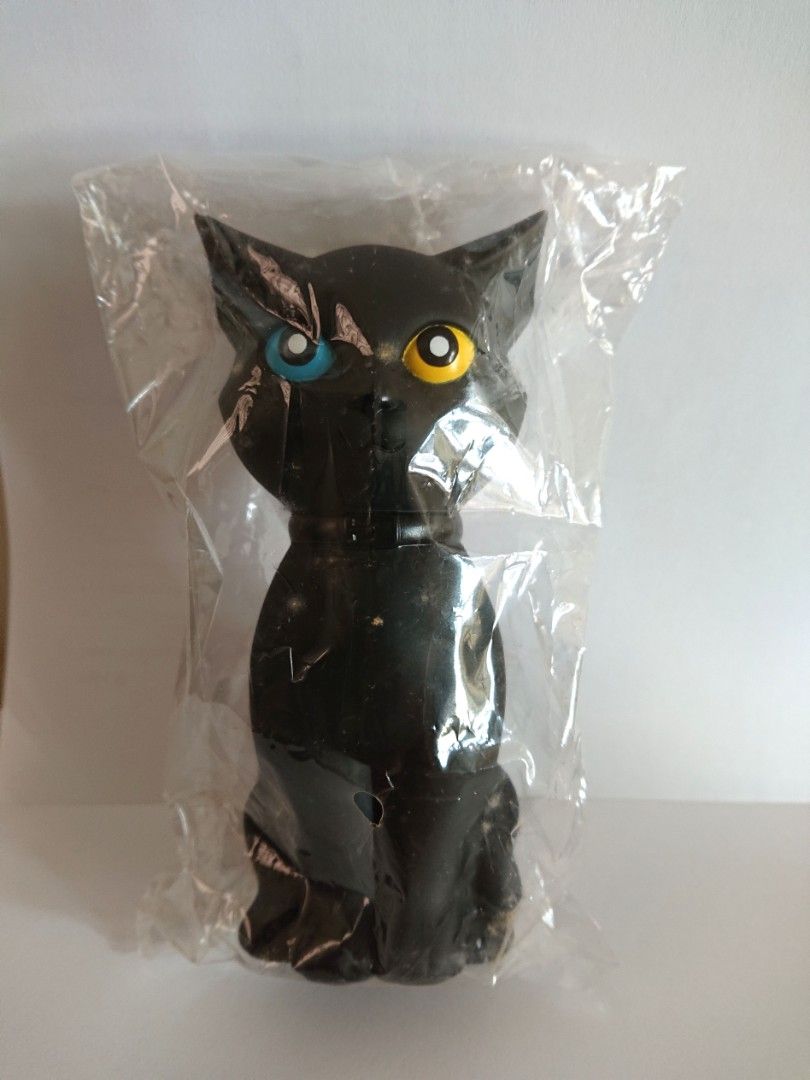 メディコム トイ 5周年 黒猫 オッドアイ BOMB THE CAT ソフビ