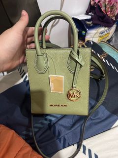 michael kors mercer size xs in color sage green