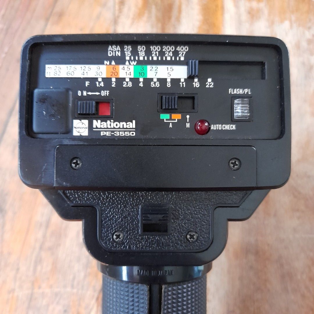 National Flash PE 3550 (Category: Lighting & Studio Equipment) located in Makati City. Submitted by butingtin9 (Listing ID 1234679067, Image 3). Description: National Flash PE 3550 vintage flash uses 6 double A batteries tested working.