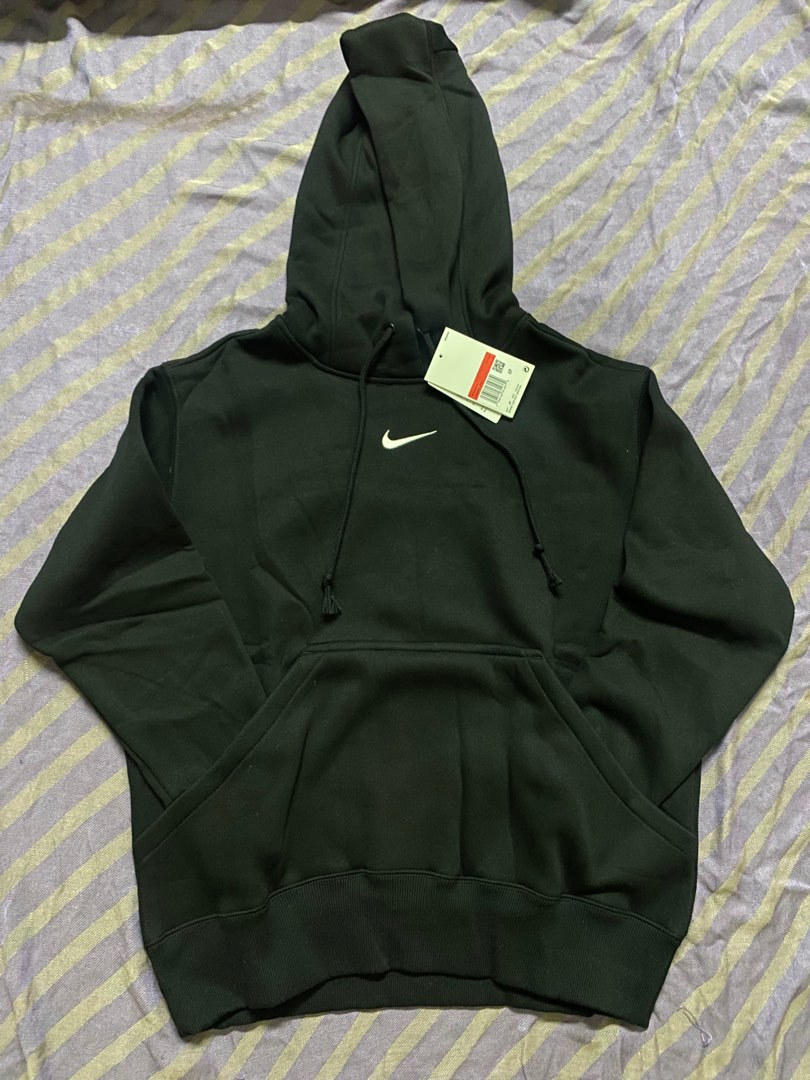 Nike hoodie swoosh in middle clearance
