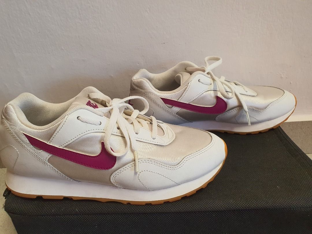 Nike Outburst leather trainers women