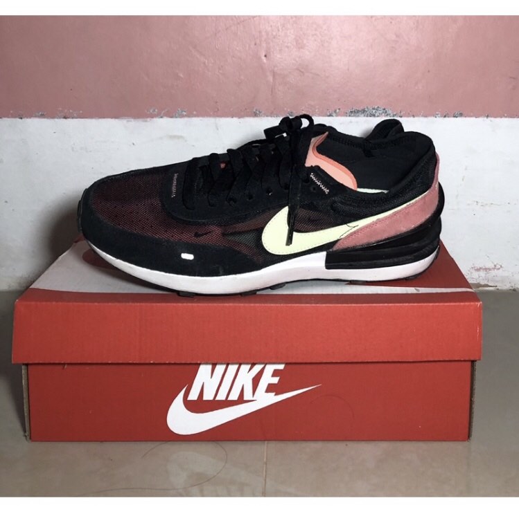 Authentic Nike Shoes on Carousell