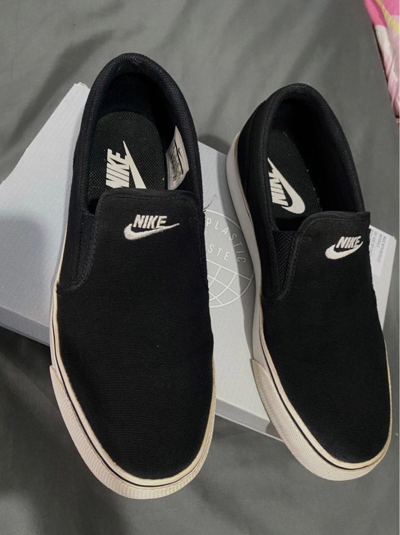 Nike toki slip on black top