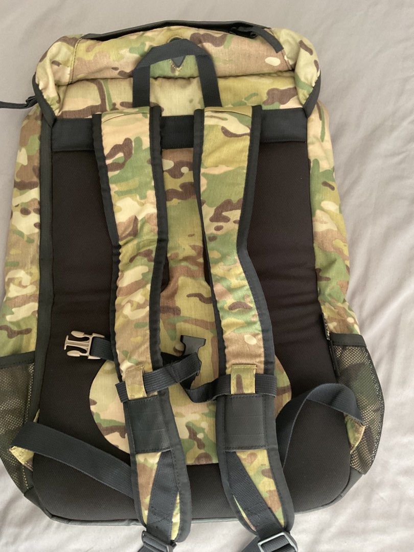 NIXON CAMO BACKPACK Men s Fashion Bags Backpacks on Carousell