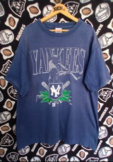 NY Yankees Vintage Shirt
Dated 1992 by Chalkline
Single Stitch All The Way
Size XL (L30.5 W23.5)
Good Condition 8/10 Colorate