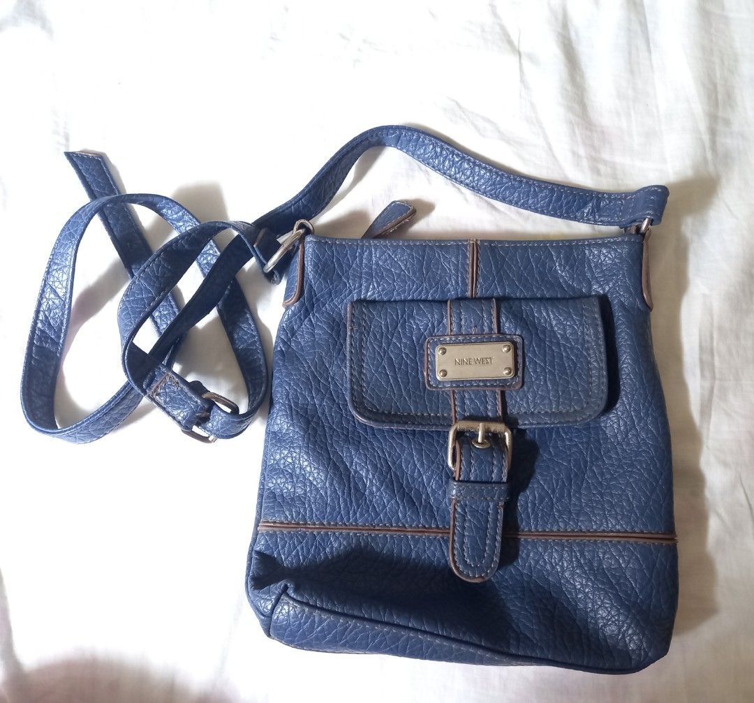 Pre-loved DISSONA Sling Bag, Women's Fashion, Bags & Wallets, Cross-body  Bags on Carousell