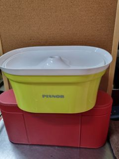 Pet drinking fountain( Prelove/Donated)