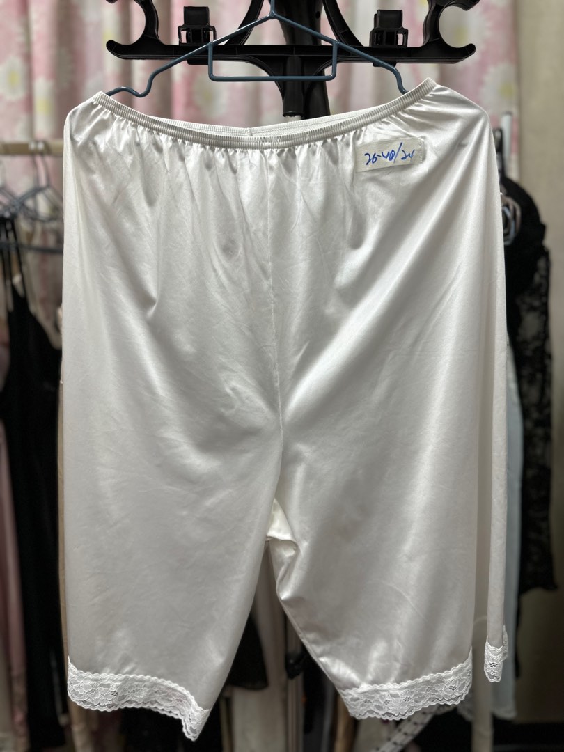 Vintage L Vanity Fair Style 12-778 White Nylon Lace Slip Shorts Pettipants  16”