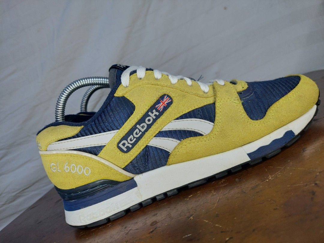 Rebook GL6000 SIZE 6 MEN. 7 WOMEN