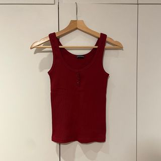 BNWOT Brandy Melville Aden basic lace top tank bow, Women's Fashion, Tops,  Sleeveless on Carousell