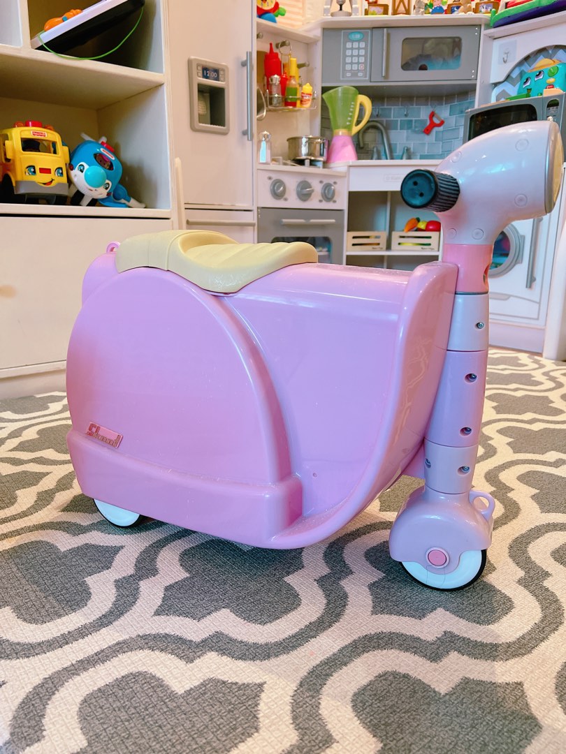 Ride on Kids Luggage Trunki Skoot Scooter Pink, Hobbies & Toys, Travel