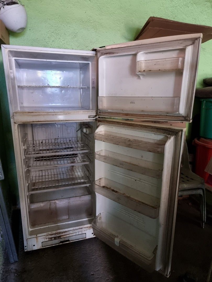 Sanyo Old refrigerator 11cbmtrs on Carousell