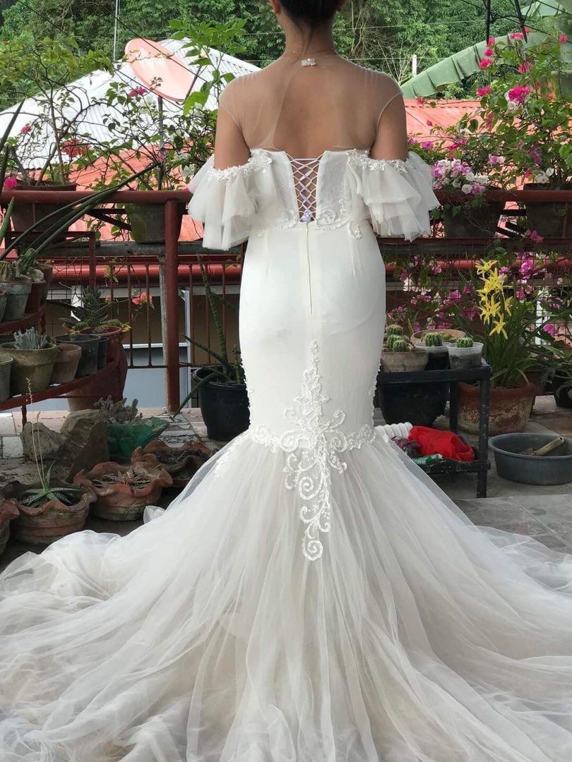 Serpentina cut wedding gown on sale