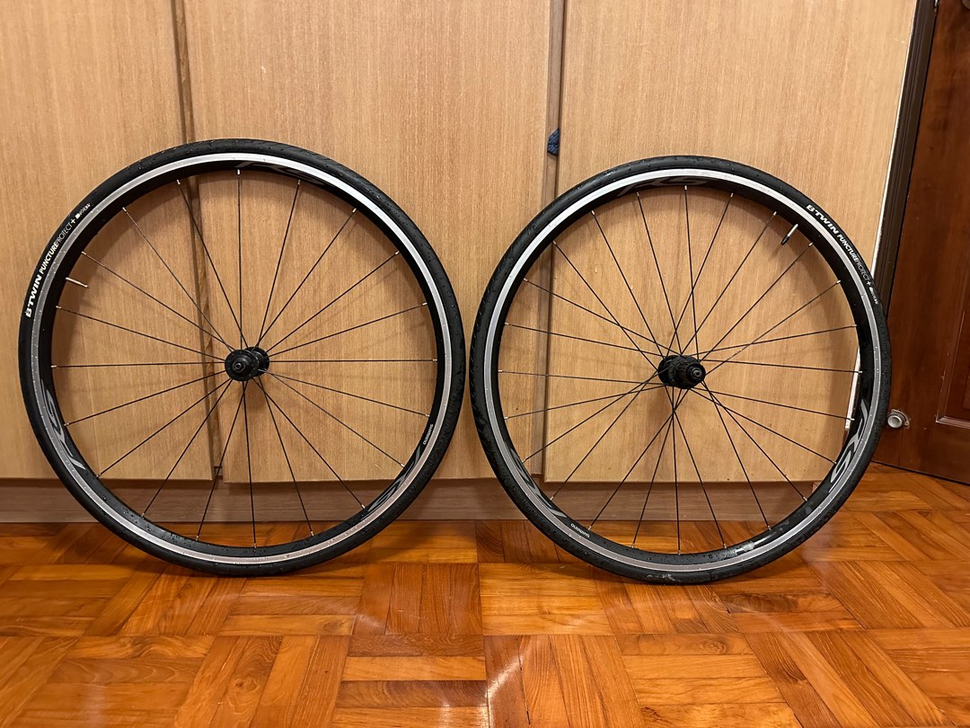 Shimano RS100 clincher aluminium wheelset, Sports Equipment, Bicycles ...