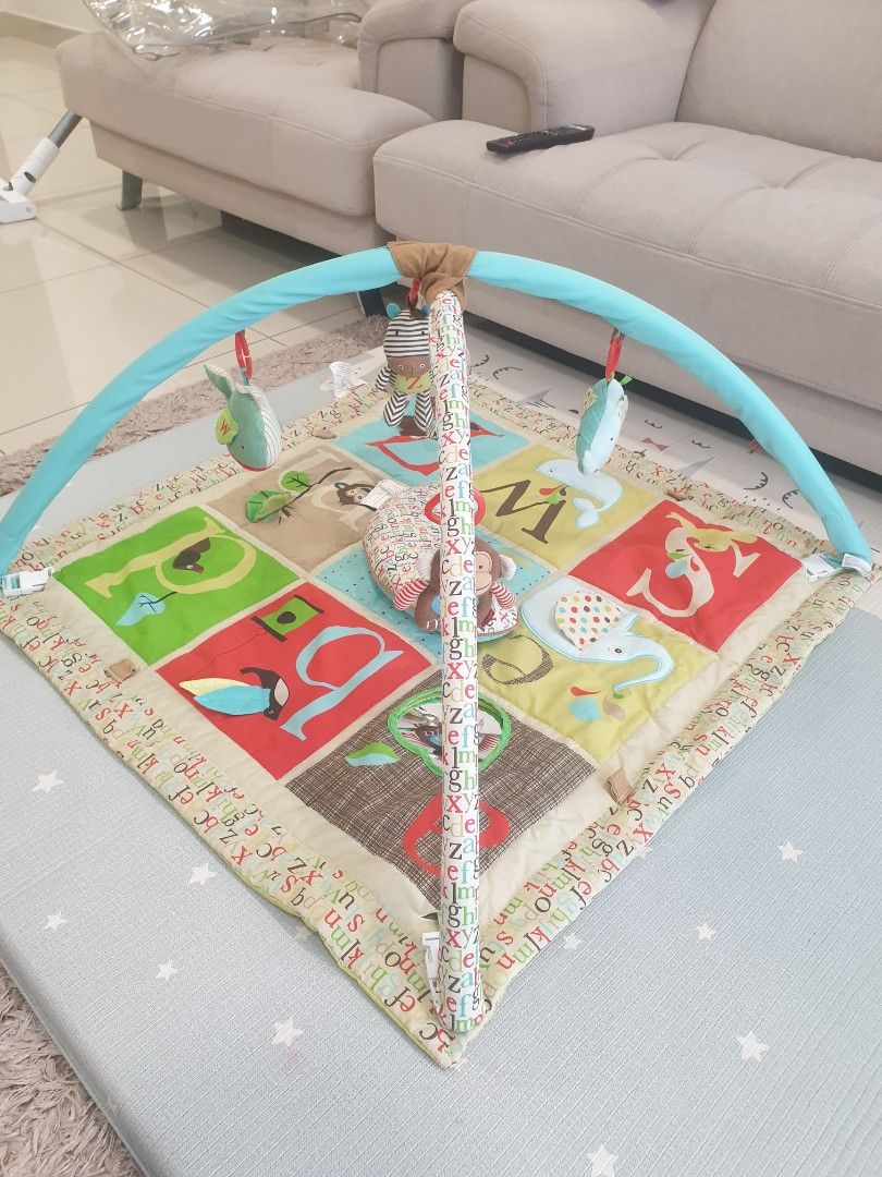 Skip hop alphabet sales zoo play mat