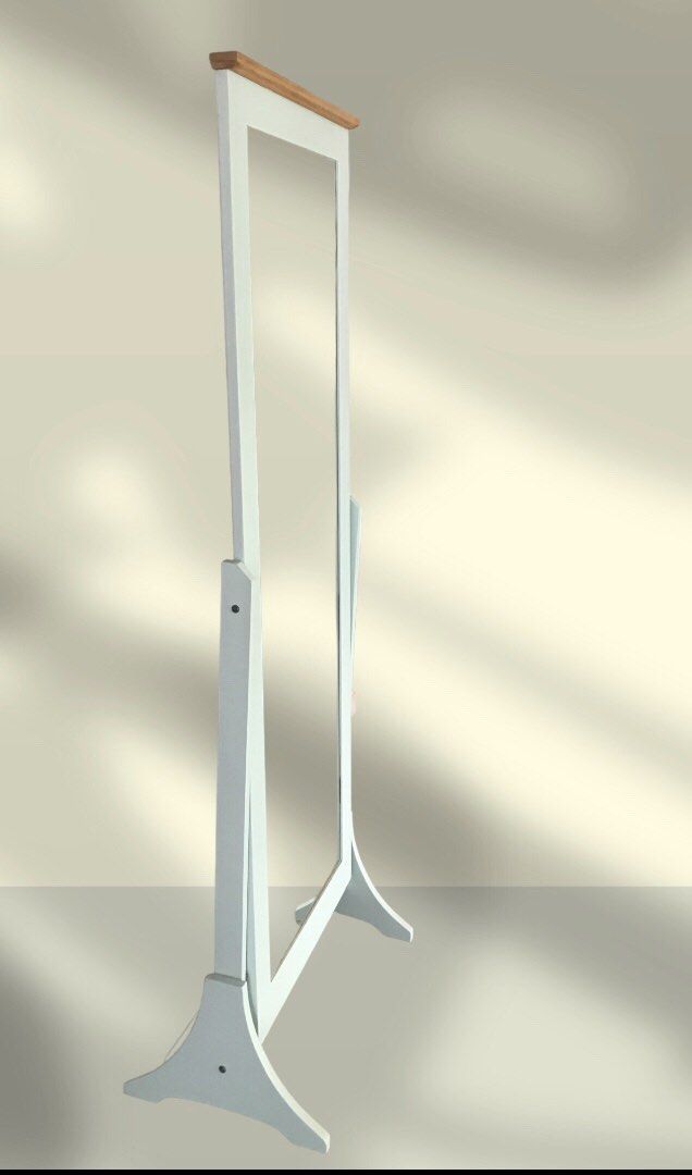 Standing mirror Picket and Rail, Furniture & Home Living, Home Decor