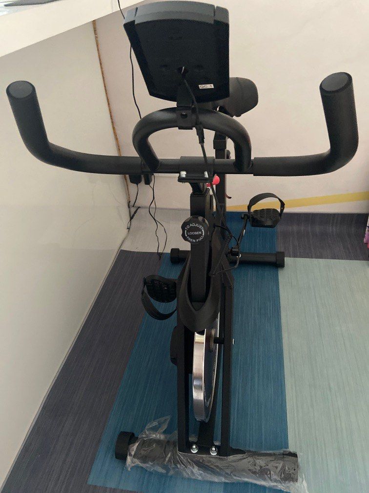 Stationary spinning bike, Sports Equipment, Exercise & Fitness, Cardio