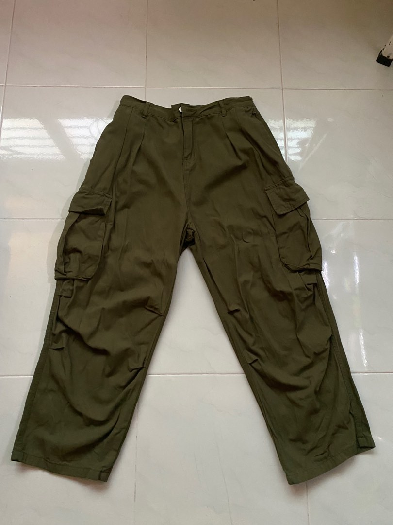 Taobao Baggy Green Cargos, Men's Fashion, Bottoms, Trousers on Carousell