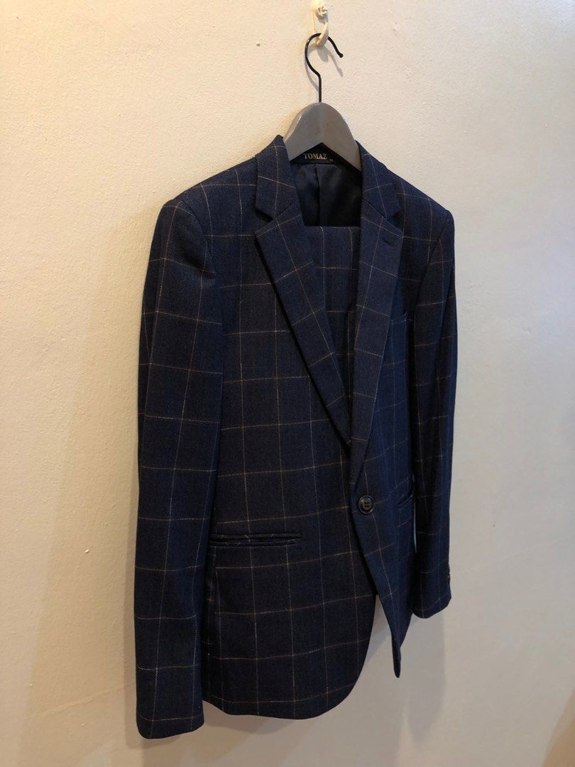 Tomaz Suits 1 set, Men's Fashion, Tops & Sets, Formal Shirts on Carousell