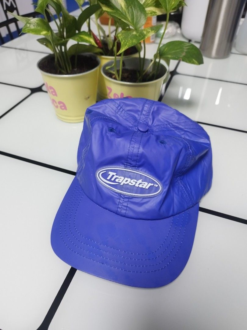 TRAPSTAR HAT (Category: Caps & Hats) located in Quezon City. Submitted by panicbuyer461 (Listing ID 1234641211, Image 3). Description: Trapstar heat-reactive hat color changes based on outside temperature Brandnew 1400php crispy.