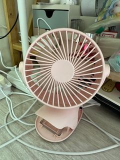 USB charged Portable fan on the stroller