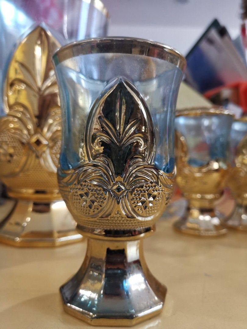 Vintage Glassware Golden Jug And Glass Set, Hobbies & Toys