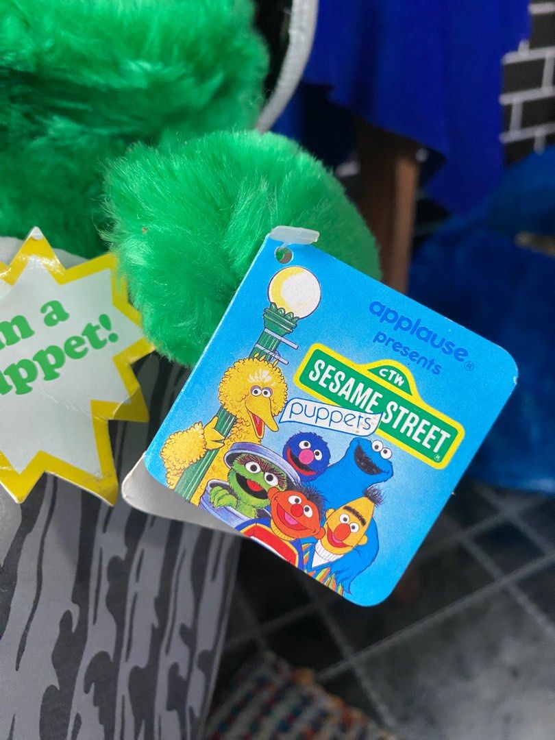 Vintage Oscar The Grouch puppet (Category: Plushies & Soft Toys) located in Davao. Submitted by VapenDrip (Listing ID 1234693087, Image 3). Description: Vintage Oscar The Grouch Plush puppet By applause Inc. dated 1988 Dead stock condition With tag 800 free shipping .