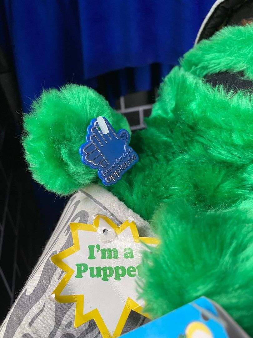 Vintage Oscar The Grouch puppet (Category: Plushies & Soft Toys) located in Davao. Submitted by VapenDrip (Listing ID 1234693087, Image 2). Description: Vintage Oscar The Grouch Plush puppet By applause Inc. dated 1988 Dead stock condition With tag 800 free shipping .