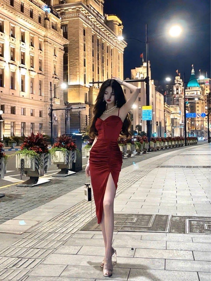 Red spaghetti clearance strap dress